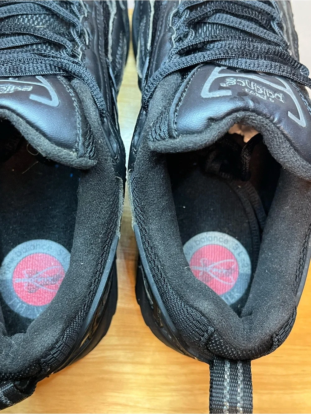 New Balance 843 Women’s Black Walking Shoes WW843BK Size 7.5